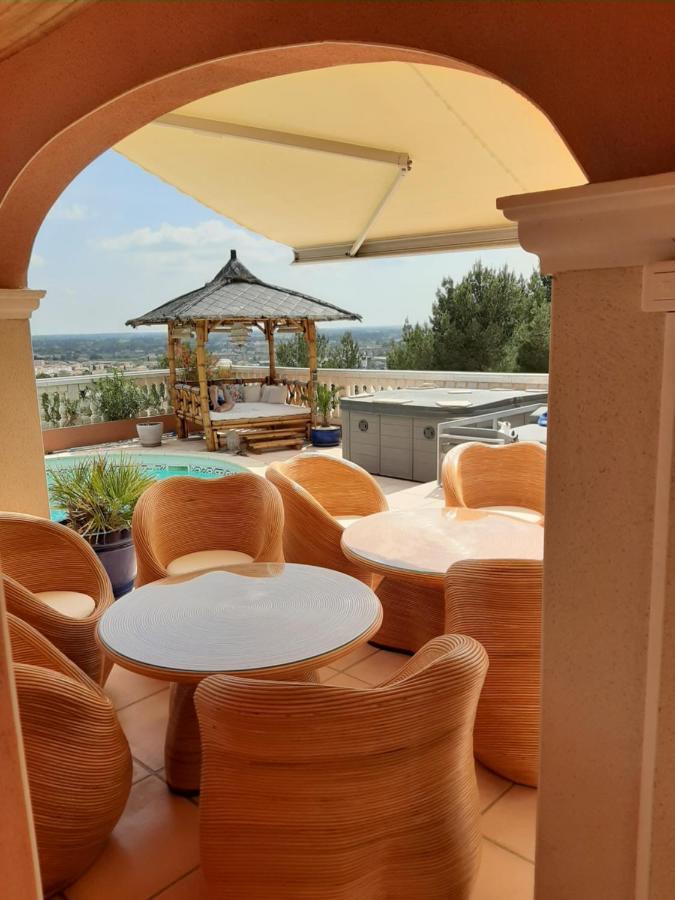 Les Collines D'Ugernum Bed & Breakfast Beaucaire  Eksteriør bilde